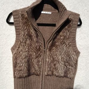 CAbi Vest Size M